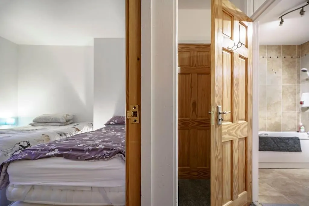 Tatil Evi Lovely 2 Bedroom House Close To City Centre Belfast